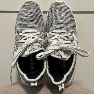 Adidas Cloudfoam Women's Sneaker - size 6!